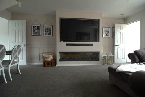 2 bedroom end of terrace house to rent, Isenbury Way, Hemel Hempstead HP2