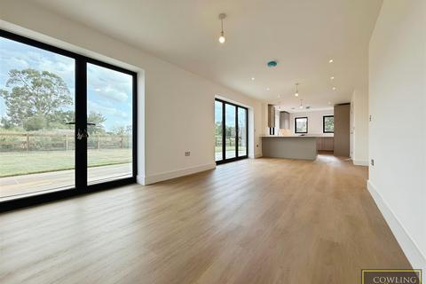 4 bedroom detached house for sale, Coxes Farm Road, Billericay