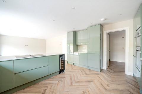 4 bedroom detached house to rent, Sewell Avenue, Berkshire RG41