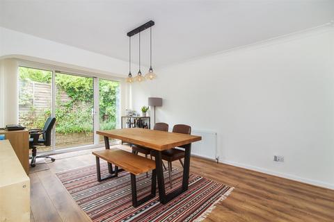 5 bedroom detached house for sale, Fellside, Ponteland Newcastle Upon Tyne NE20