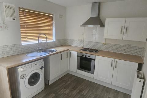 2 bedroom terraced house to rent, Bradford Avenue, Hull HU9