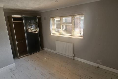 2 bedroom terraced house to rent, Bradford Avenue, Hull HU9