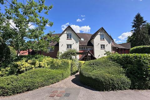7 Candlemas Oaks, Beaconsfield, HP9 1LA