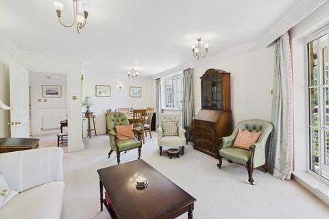 7 Candlemas Oaks, Beaconsfield, HP9 1LA