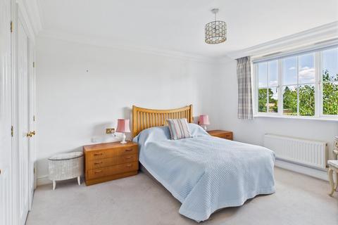 7 Candlemas Oaks, Beaconsfield, HP9 1LA