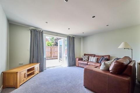 15 Sunnyhill, Burbage, Hinckley, LE10 2SB