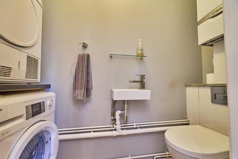15 Sunnyhill, Burbage, Hinckley, LE10 2SB