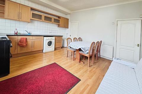 3 bedroom terraced house for sale, Parkside Road, Bradford BD5
