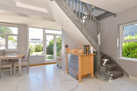 4 bedroom detached house for sale, Elm Lane, Minster-On-Sea, Sheerness, Kent