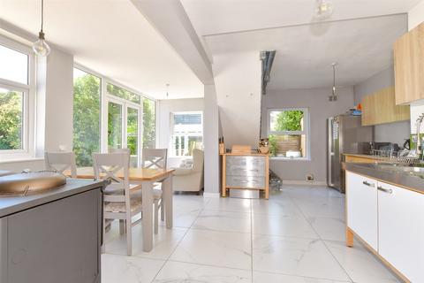 4 bedroom detached house for sale, Elm Lane, Minster-On-Sea, Sheerness, Kent