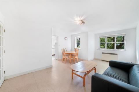 2 bedroom flat for sale, Norwood Close, Cricklewood