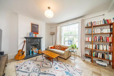 2 bedroom flat to rent, King Edward's Road, London E9