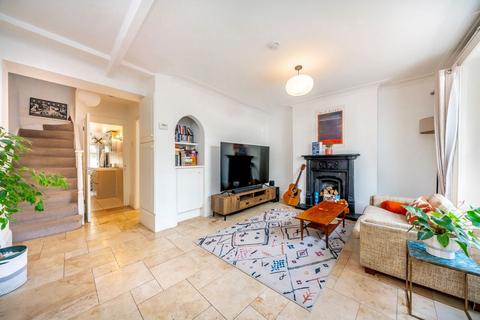2 bedroom flat to rent, King Edward's Road, London E9