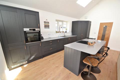 3 bedroom detached bungalow for sale, Creekmoor
