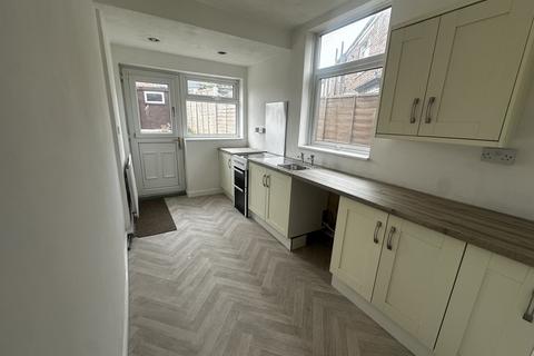 3 bedroom semi-detached house to rent, York Road, Redcar TS10