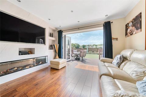 5 bedroom detached house for sale, Woodhall Park Avenue, Stanningley, Pudsey, West Yorkshire