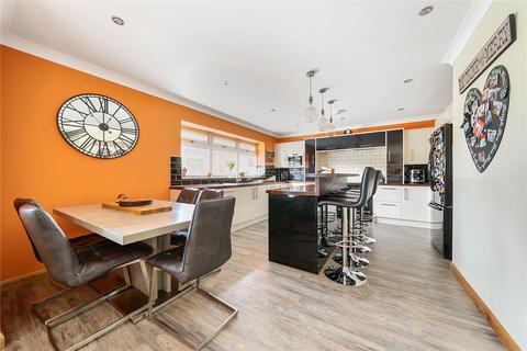 5 bedroom detached house for sale, Woodhall Park Avenue, Stanningley, Pudsey, West Yorkshire