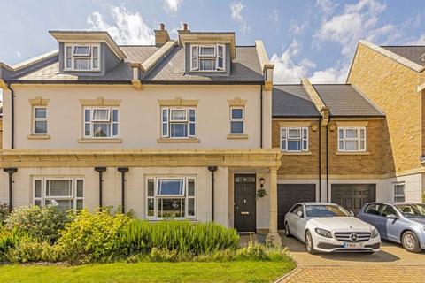 39 Roper Crescent, Sunbury-on-thames, TW16 5BA
