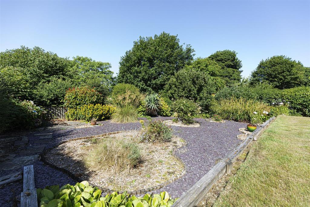 Bramleys Estate Agents - Lydgate Drive - Lepton (3