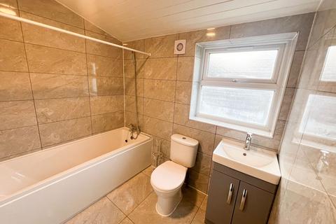 4 bedroom house to rent, Canterbury Road, London, E10