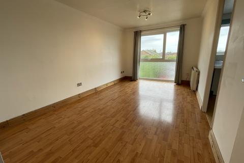 1 bedroom flat to rent, Hogarth Court, Rembrandt Grove, Chelmsford, Essex, CM1