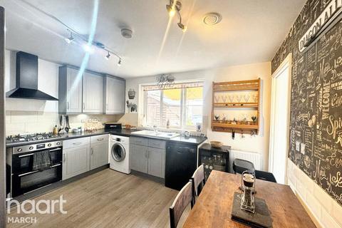 3 bedroom semi-detached house for sale, Lake Close, March