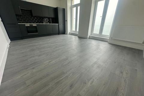 2 bed flat/apartment for rent in Apartment , Gold Heights, - Sandgate Esplanade, Sandgate, Folkestone