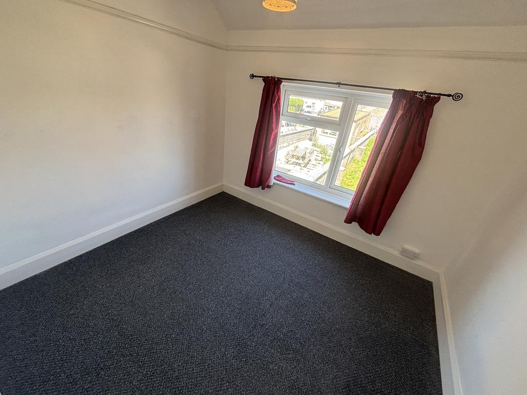 Rear bedroom 2