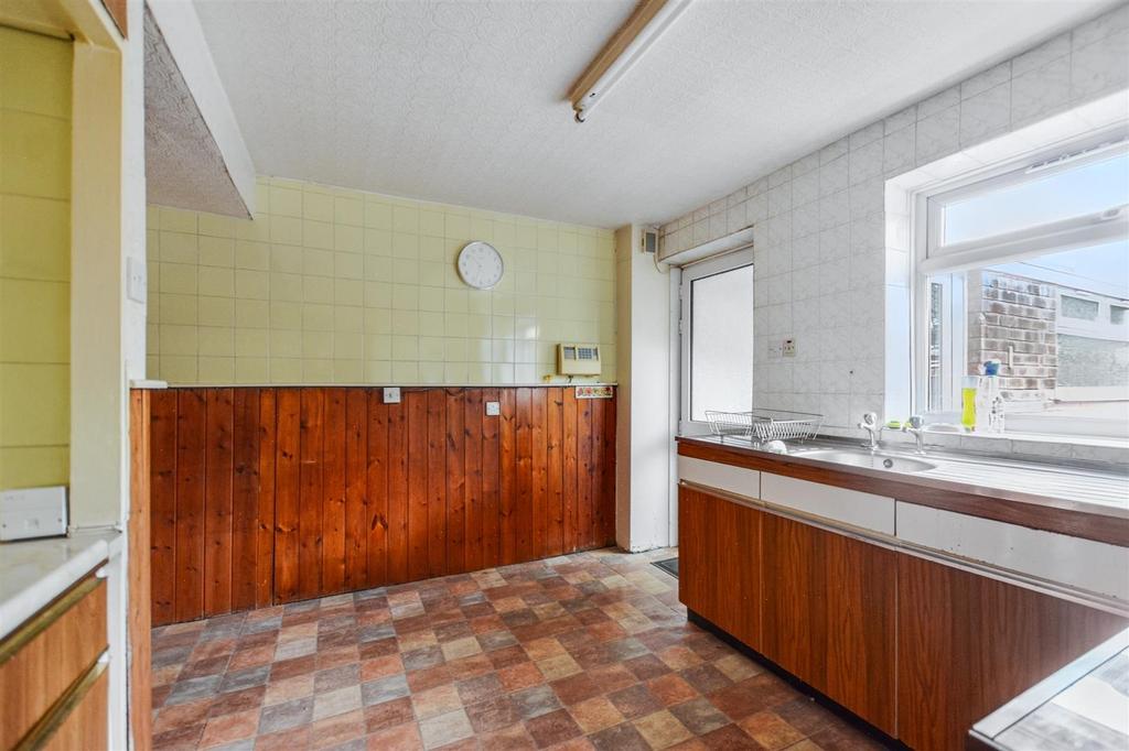 Kitchen 4.jpeg