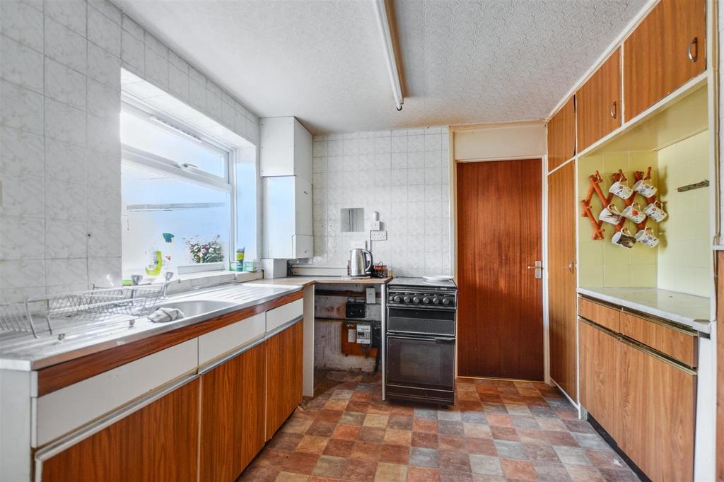 Kitchen 1.jpeg