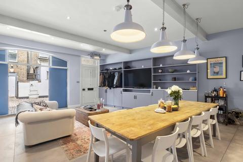undefined, Devonport Mews, London, W12