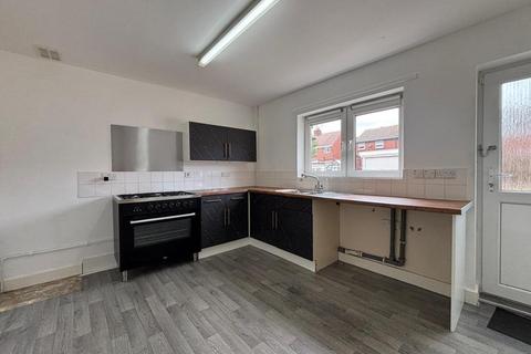 2 bedroom semi-detached house to rent, Wike Road, Barnsley
