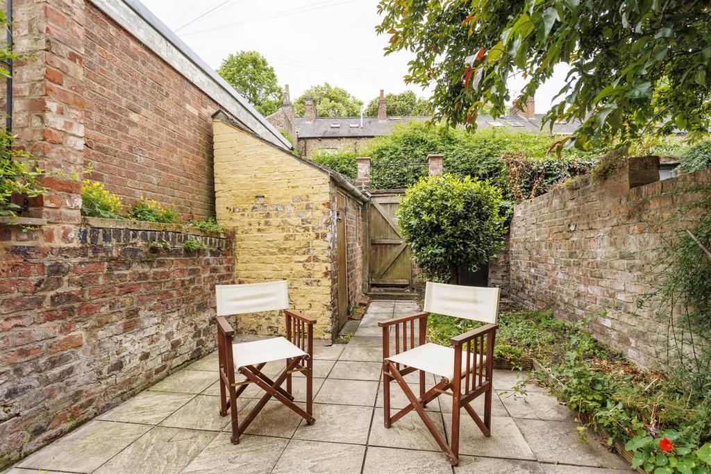 18 Kyme Street  3.jpg