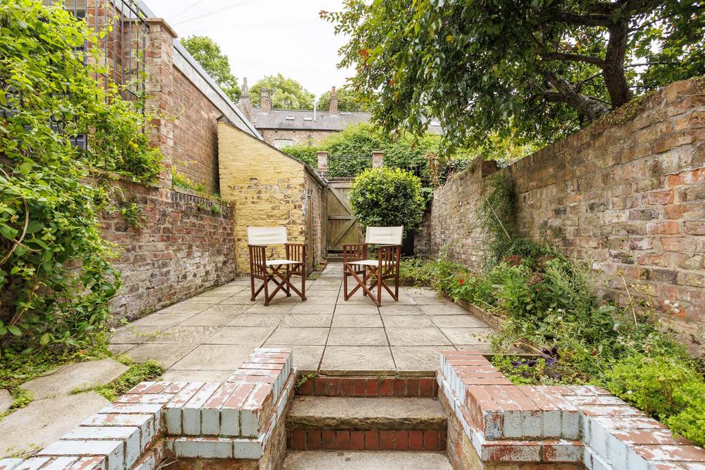 18 Kyme Street  1.jpg