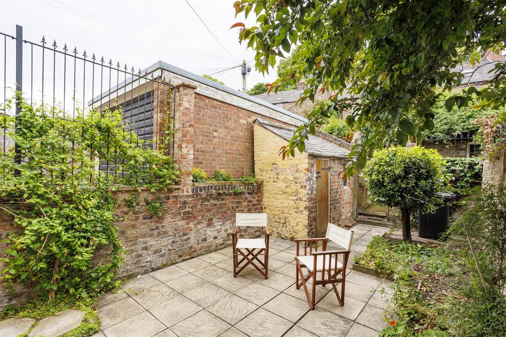 18 Kyme Street  2.jpg