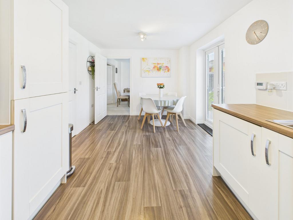 Kitchen/D Room