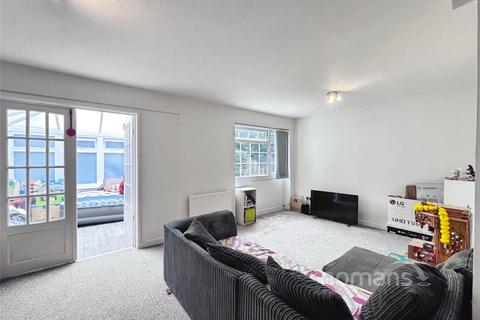 3 bedroom detached house for sale, Woburn Avenue, Farnborough, Hampshire