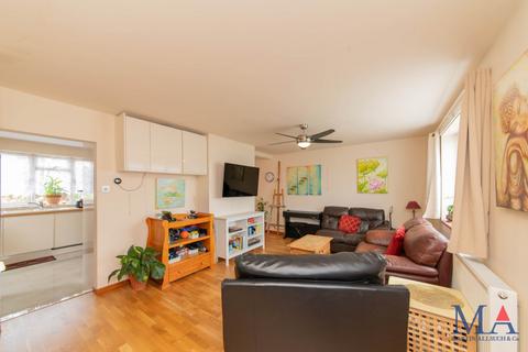 125 Hartforde Road, Borehamwood, WD6 5JR