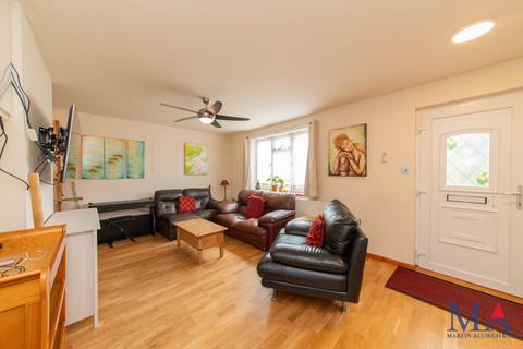 125 Hartforde Road, Borehamwood, WD6 5JR