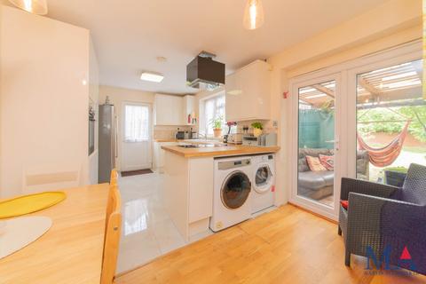 125 Hartforde Road, Borehamwood, WD6 5JR
