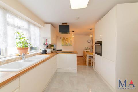 125 Hartforde Road, Borehamwood, WD6 5JR