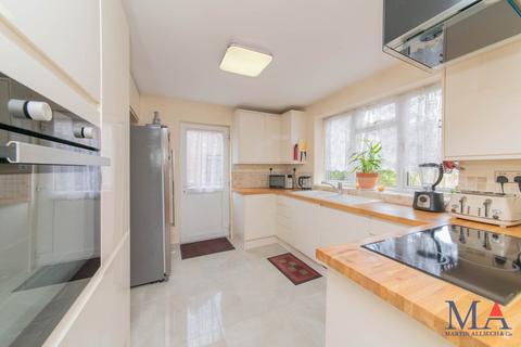 125 Hartforde Road, Borehamwood, WD6 5JR