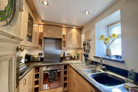 2 bedroom cottage for sale, Boarshurst, Greenfield OL3