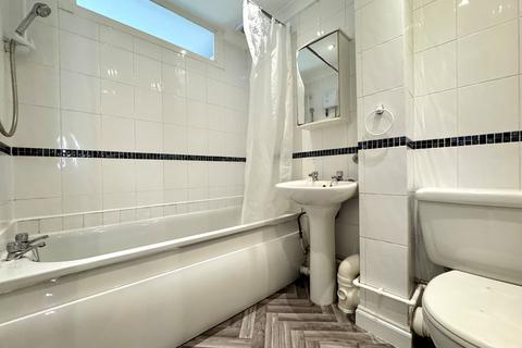 2 bedroom flat to rent, Cornflower Drive, Chelmsford, Essex, CM1