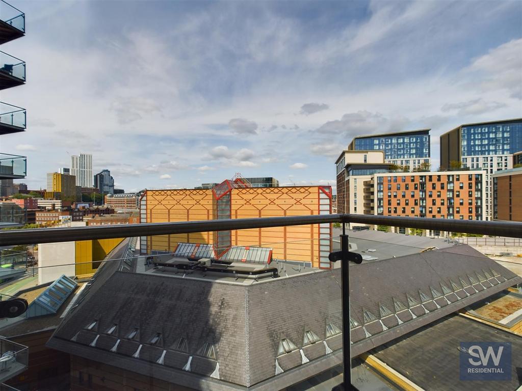 CAM01395 G0-PR0150-STILL007.jpg