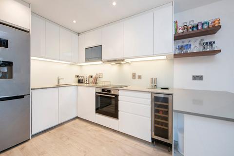 1 bedroom flat for sale, Devonshire House, 50 Putney Hill, London