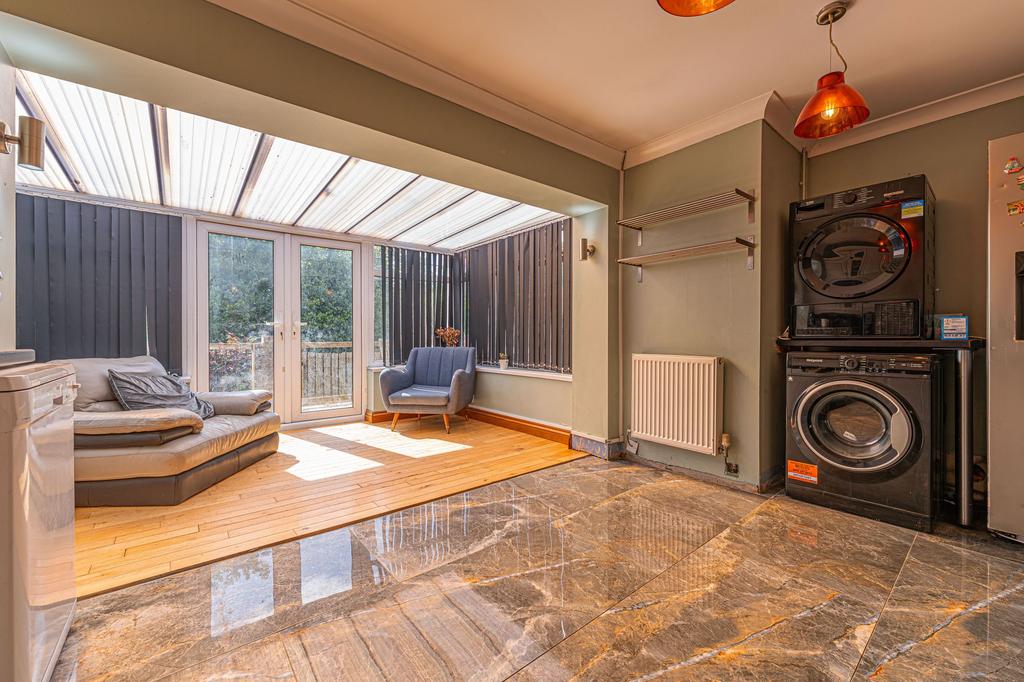 Kitchen/Sun Room