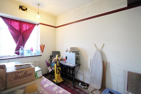 2 bedroom flat for sale, Falloden Way, London NW11