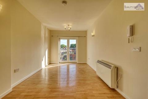 2 bedroom flat to rent, Flat 17, Stamer House 45 Quarry Avenue, Stoke-on-Trent ST4