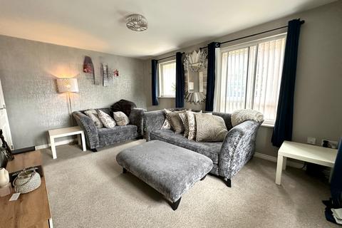 3 bedroom end of terrace house to rent, Constantine Way, Bilston WV14